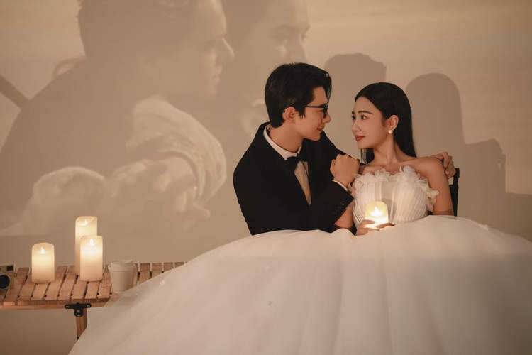 婚纱照内景投影仪创意光影拍摄