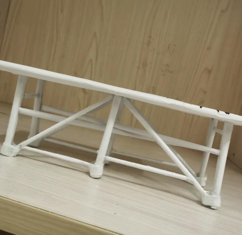 高中生通用技术课制作桥梁模型场景