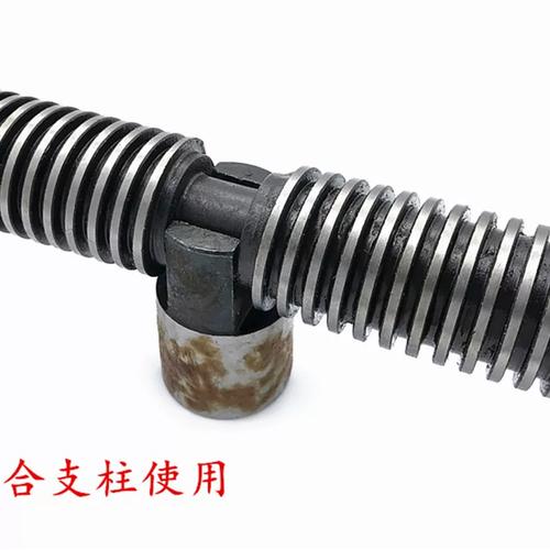 四爪卡盘丝杆配合间隙精度检测现场
