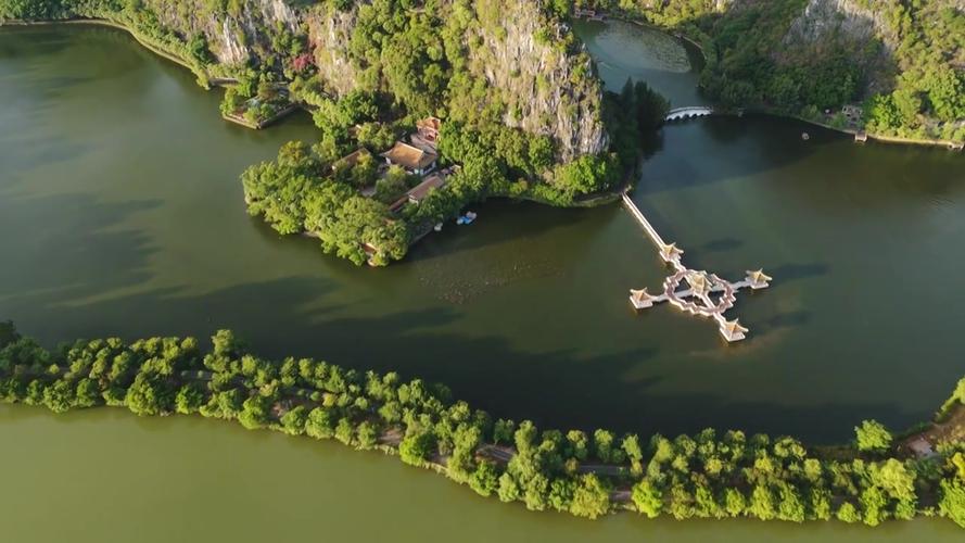 景区旅游开发过度违规占地航拍实景图
