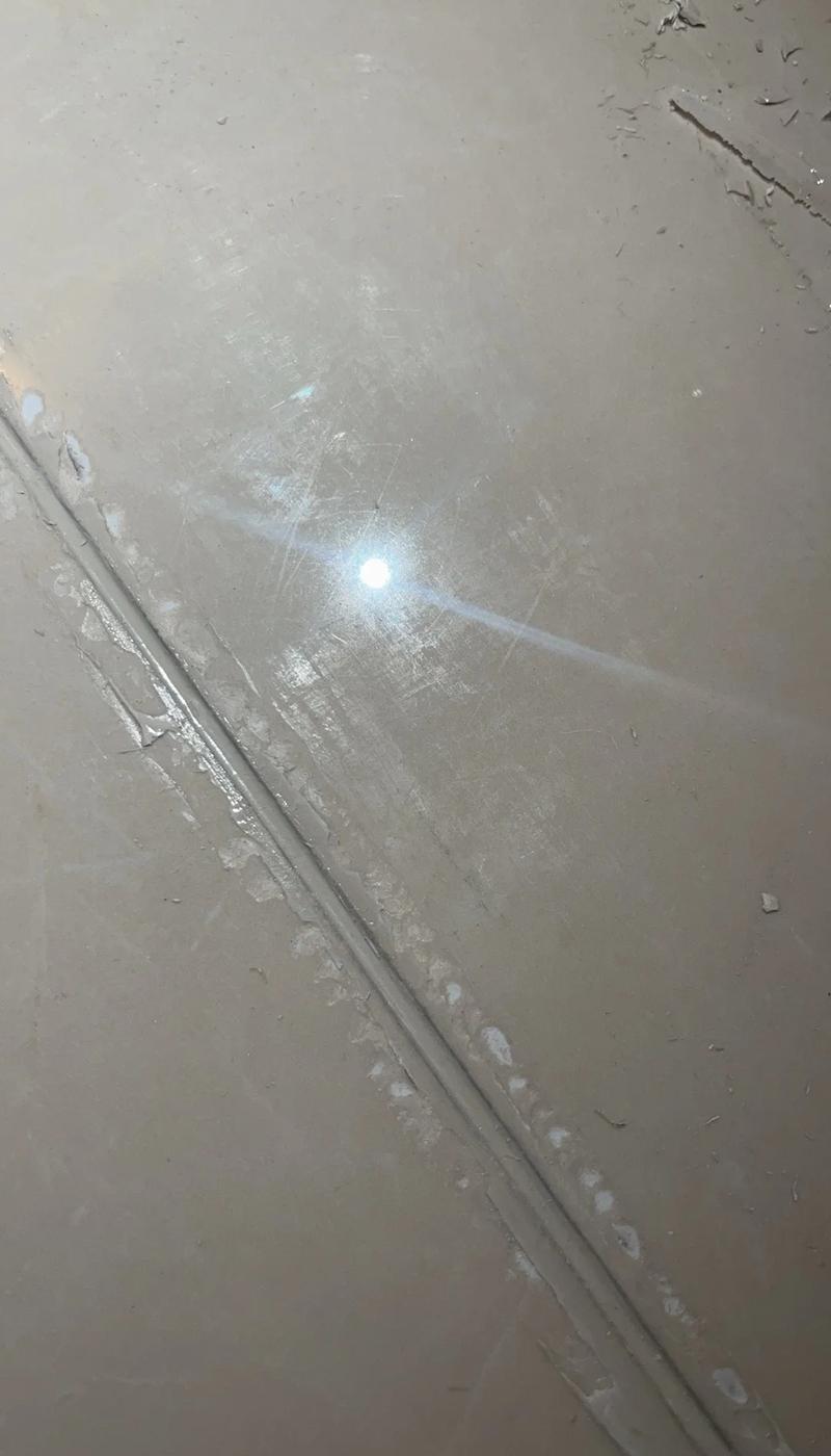 瓷砖美缝剂施工翻车现场气泡缺陷