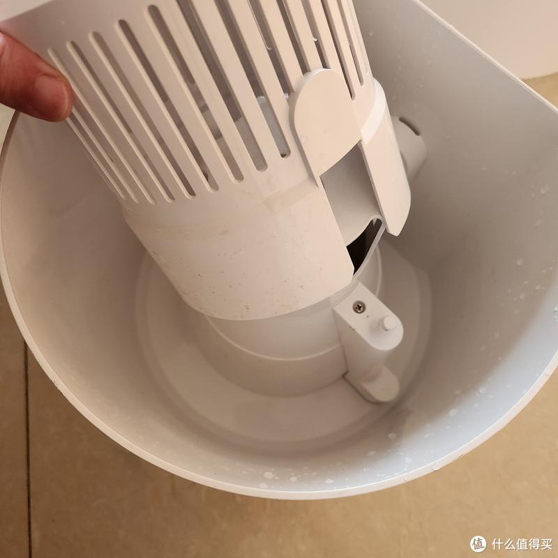 加湿器水箱拆解零件摆放实拍