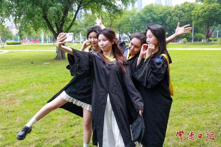 211高校毕业季学位授予典礼黑白纪实照