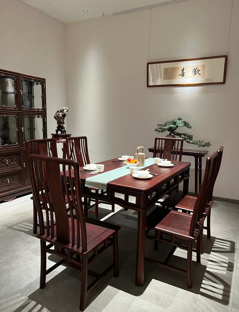 新中式经典装修餐厅实木家具实拍