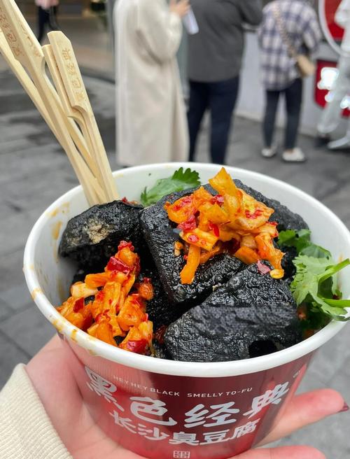 长沙老巷臭豆腐黑陶卤水坛冒泡