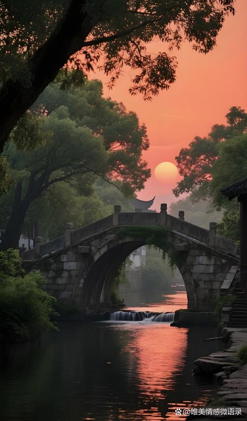 婺源明代单孔石拱桥野草夕阳
