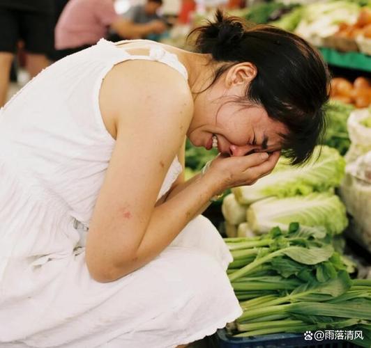 菜市场门口哭的那个女人