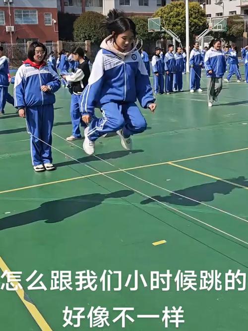 学校大课间传统游戏跳皮筋