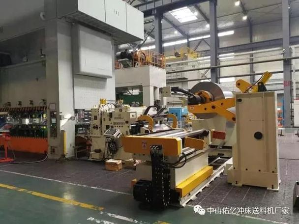 行业悄悄话：2025年，送料机厂家都在憋什么大招？