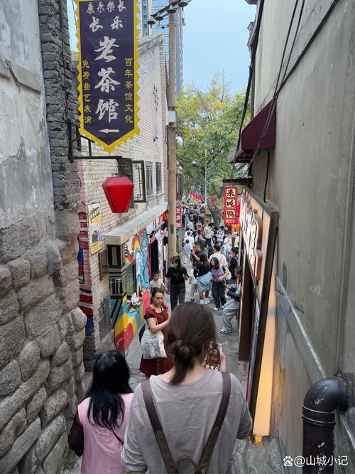 西岸老巷的茶烟还热着