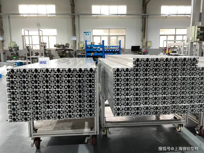 机械车间流水线铝型材变形实拍