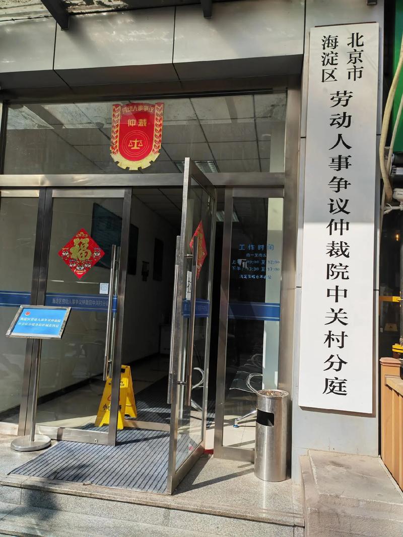 门口掮客的隐形食物链