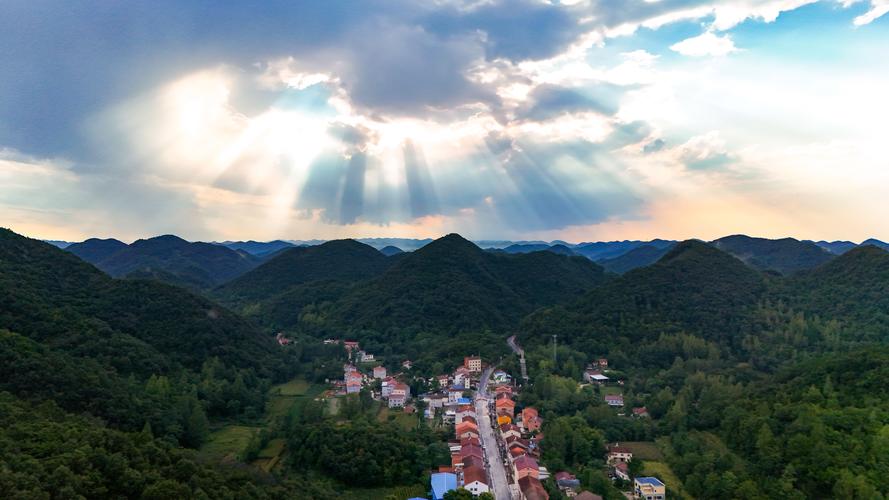 南漳漳河荆山山顶观景台自然风光