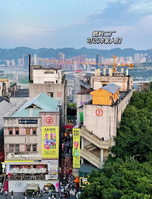 鹅岭二厂几何光影