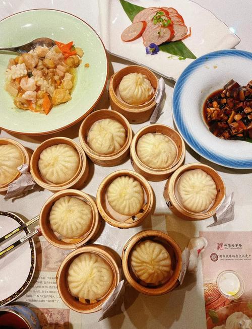 天津山东路狗不理包子铺开盖蒸笼