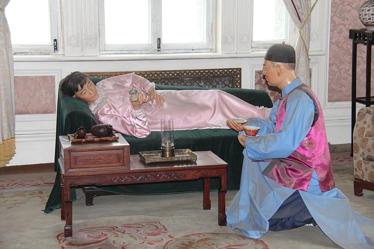 伪满皇宫博物院缉熙楼婉容卧室内景