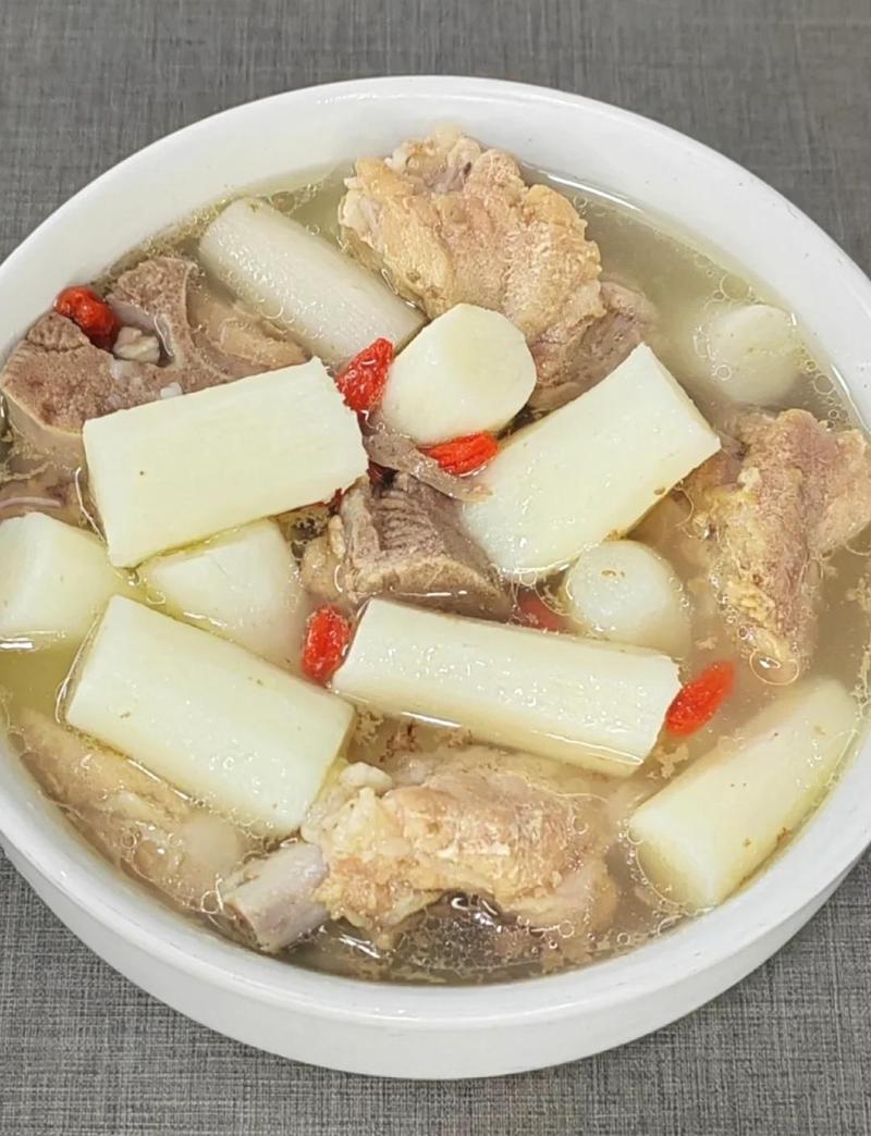冬藏生活方式冬季温补食材山药排骨汤