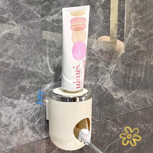 浴室洗手台从中间挤弯的日用牙膏管