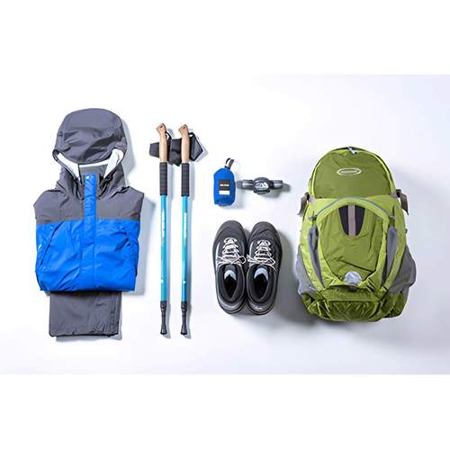 户外登山装备全套展示特写