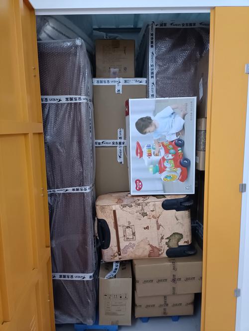 衣柜下层用快递盒垫高隔潮实拍