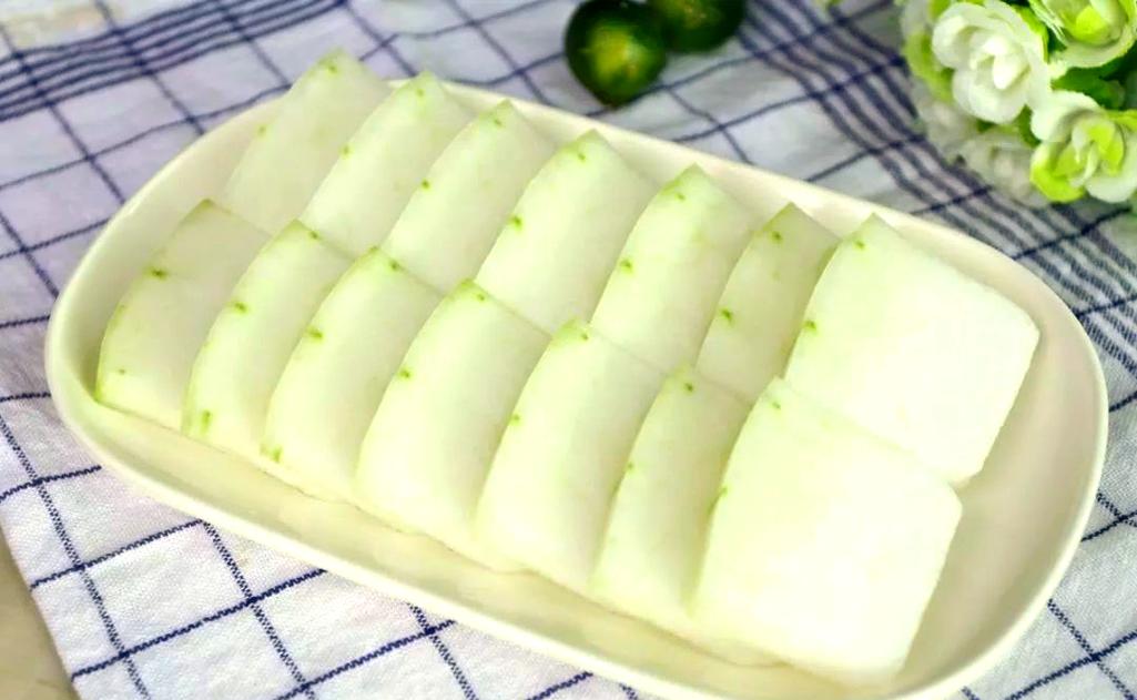 冬瓜切面朝下沥水保存法