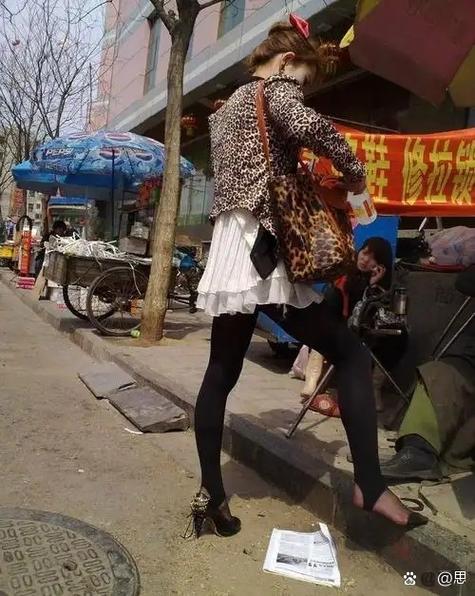 拿到赔偿那天,修鞋摊多了两斤橘子