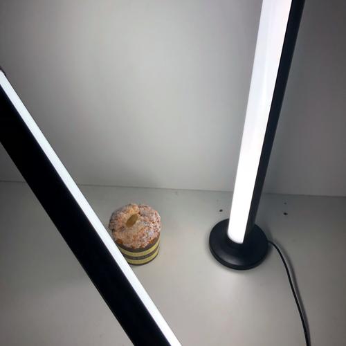 新手博主堆在角落积灰的短视频拍摄补光灯