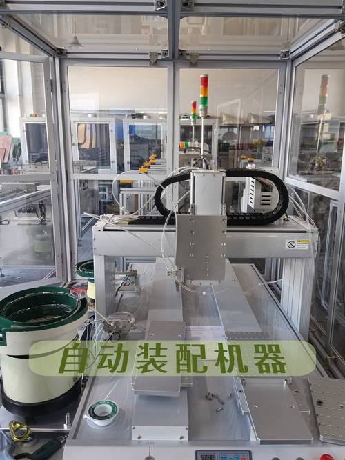 管材加工自动上料架故障卡料，工人手动调整