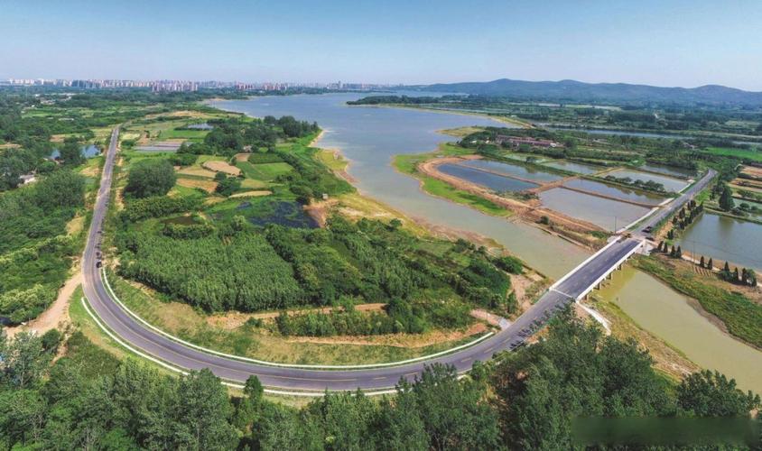 南漳黄莲树咀水库环湖公路远景