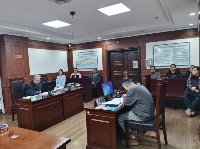行政诉讼庭审中被拆迁人提交证据实拍