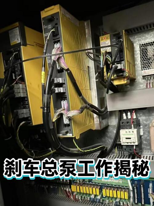 汽修厂测量制动总泵推杆间隙操作图