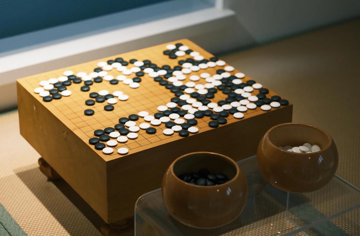 AlphaGo强化学习围棋对局决策示意图