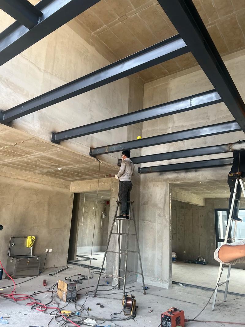 LOFT公寓钢结构搭建现场施工过程