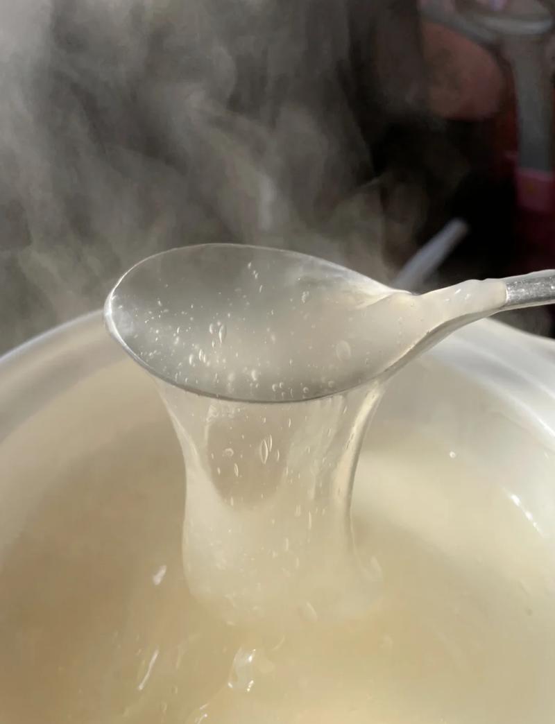 土灶上的葛根粉粥，要熬够三个钟头
