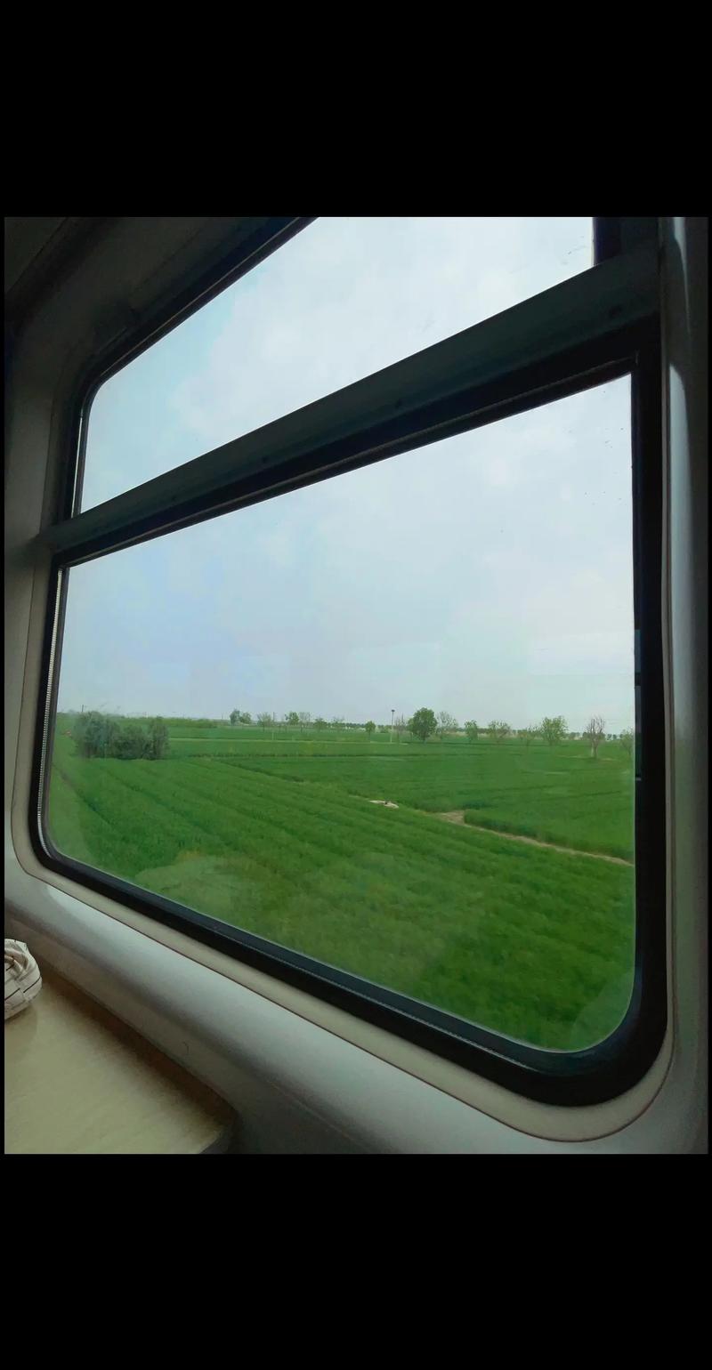 绿皮车窗外风景
