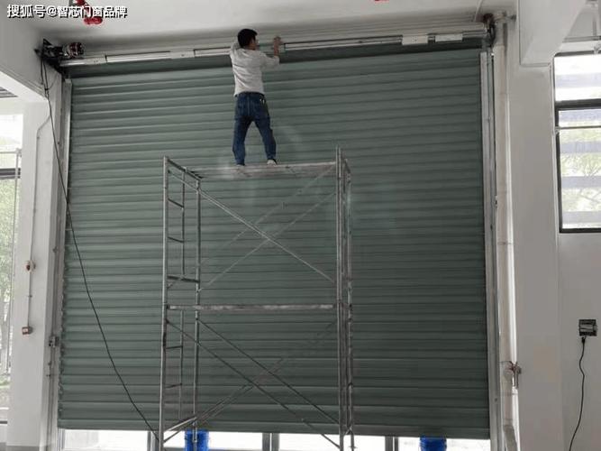 卷帘安装测量与打孔步骤图解