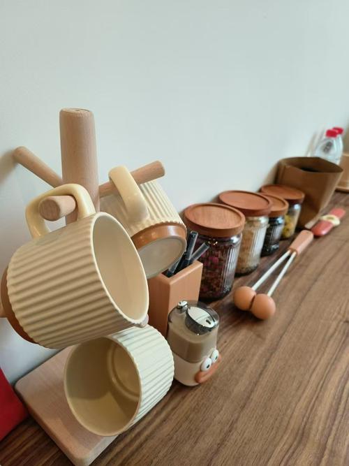新型材料制作的日常生活用品展示