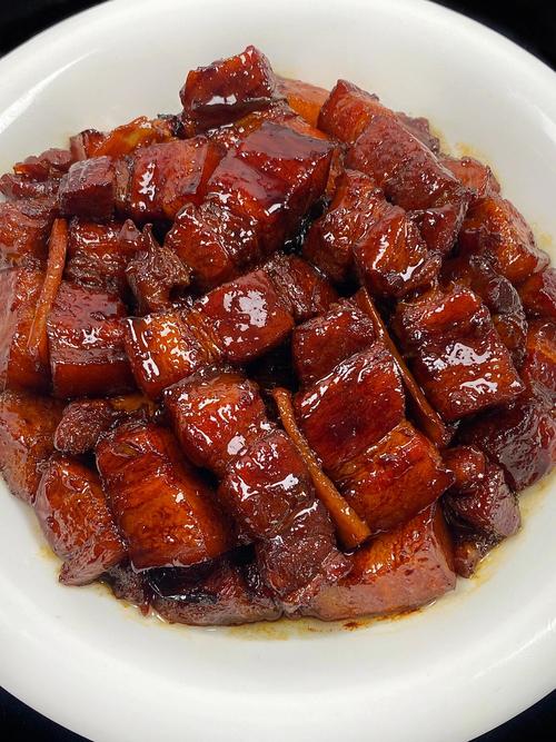 老居民楼改造的苍蝇馆子 红烧肉特写 居民楼厨房炒菜