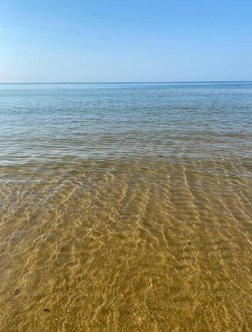 淡季小众海边小镇无人沙滩实景