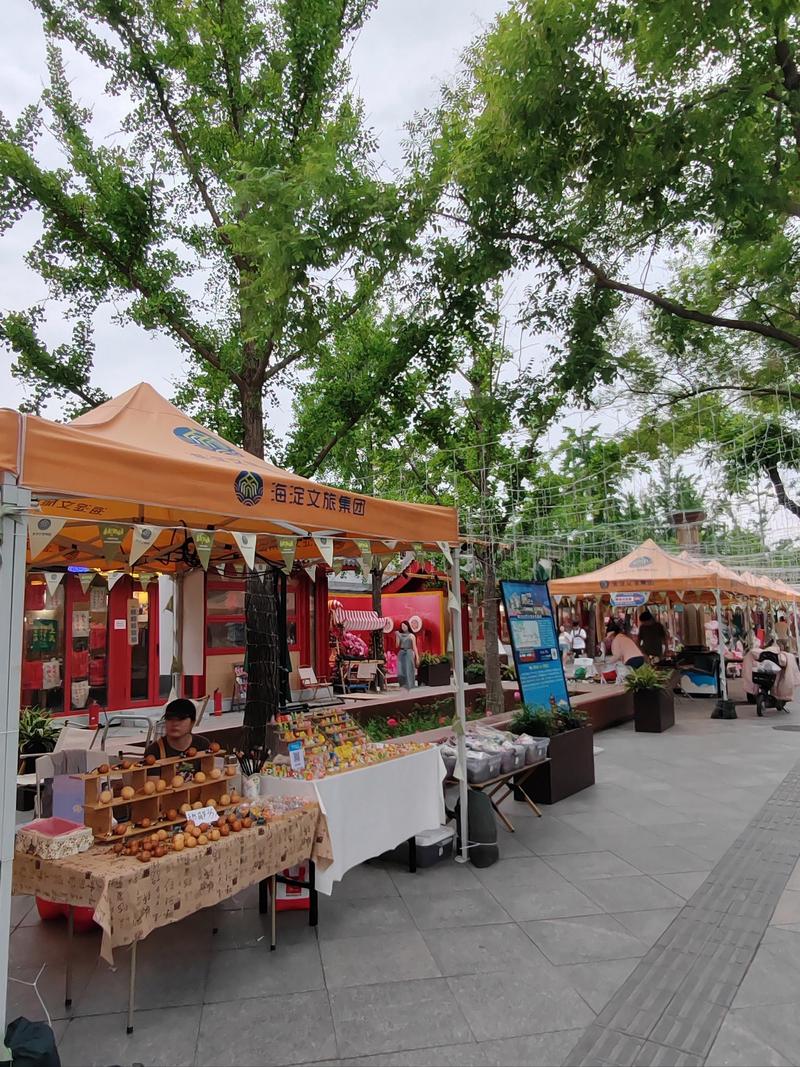 国内城市商圈户外二手市集摆摊场景