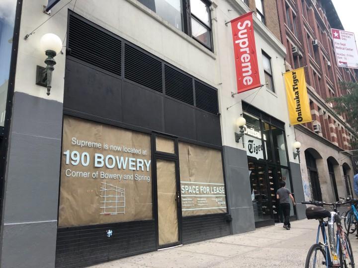 Supreme纽约拉斐特街店铺老旧照片