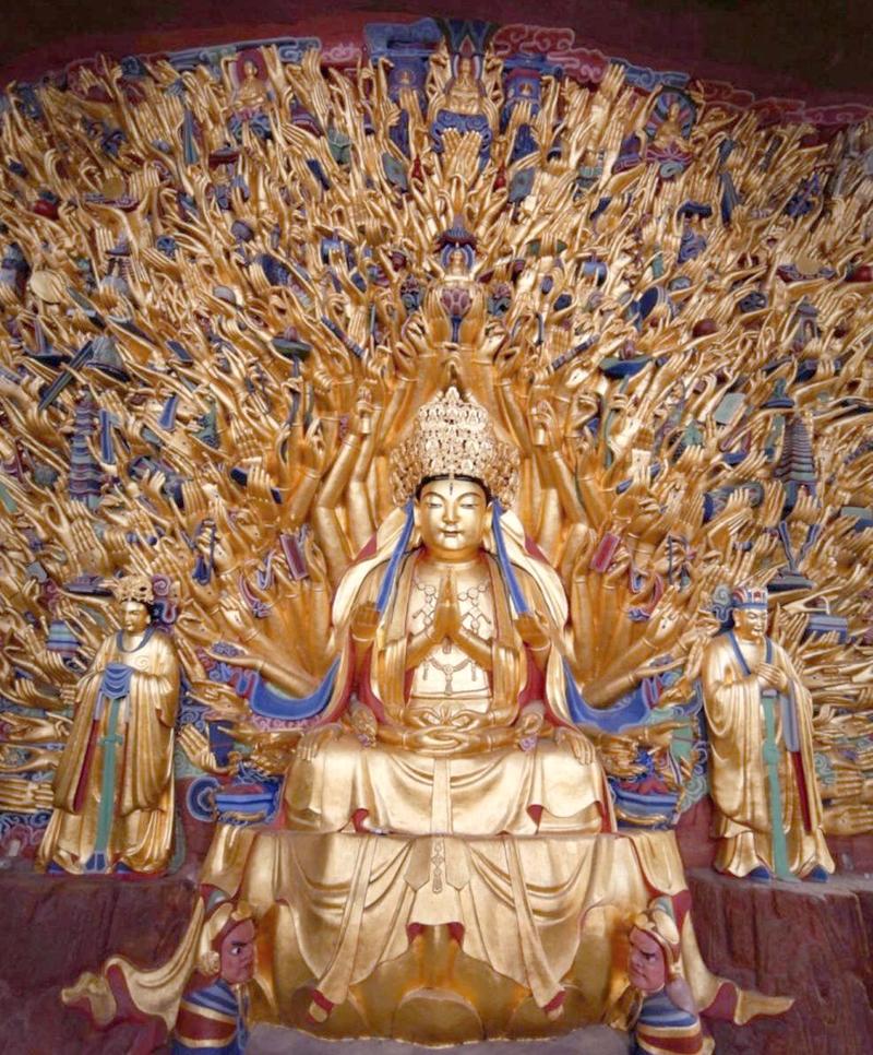 大足石刻宝顶山千手观音造像特写