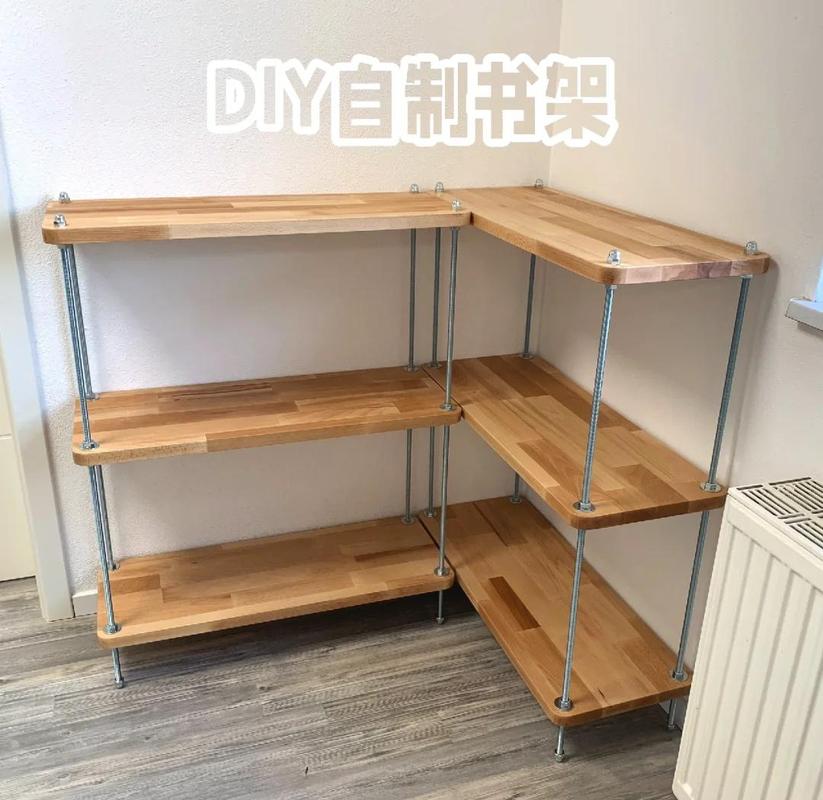 中学走廊转角学生自制共享书柜