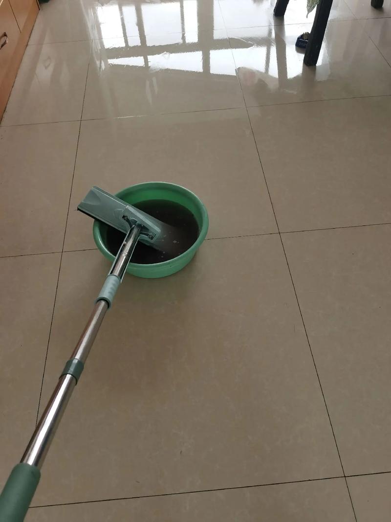 拖完地,还有一件事