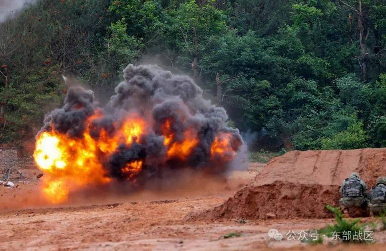 爆炸喷涂枪膛爆轰过程实拍