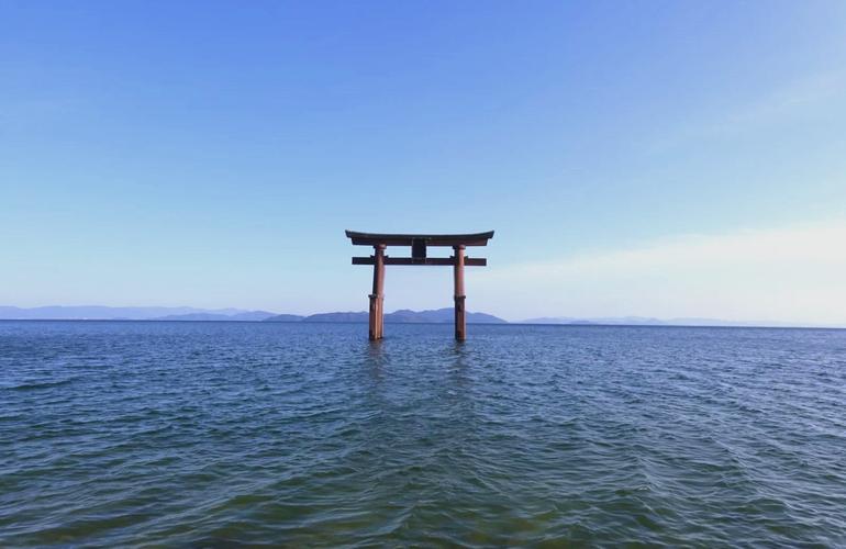 琵琶湖白须神社水上鸟居日落