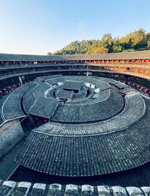 福建永定承启楼回廊清晨阳光