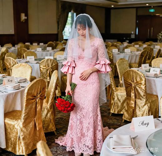 婚宴敬酒新人疲惫换装过程
