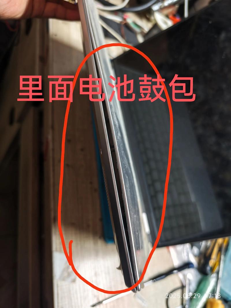 电池在高温环境鼓包损坏特写图