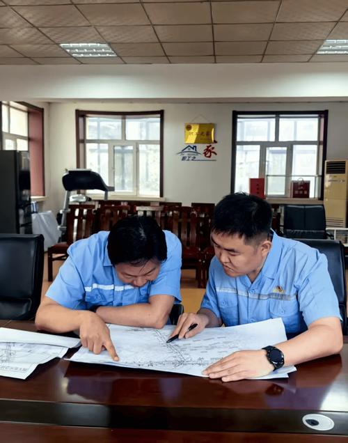 制造企业新人师徒带教现场图